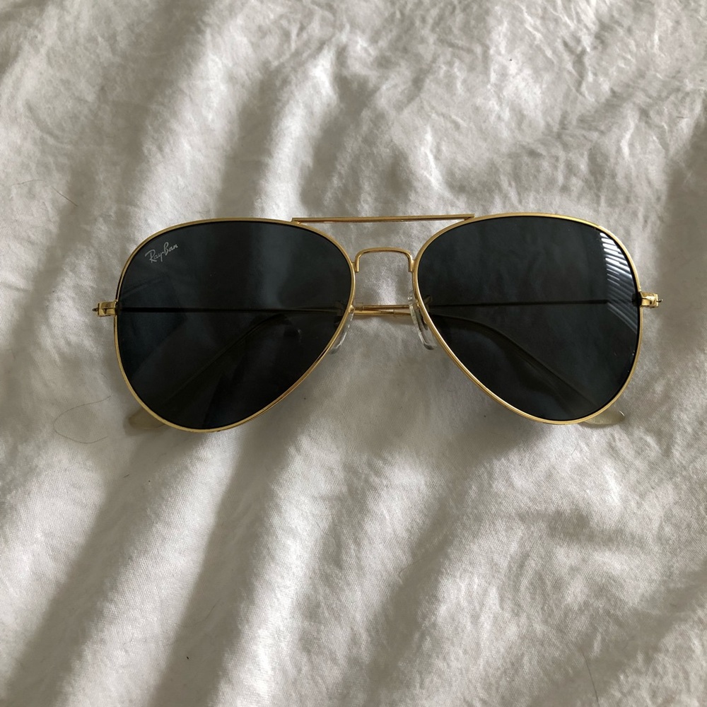 Ray-Ban Black and Gold Aviator 58 mm